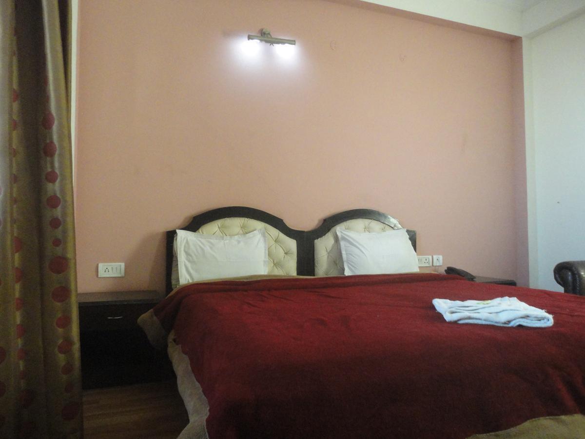 Glen Roy Hotel Mussoorie Esterno foto